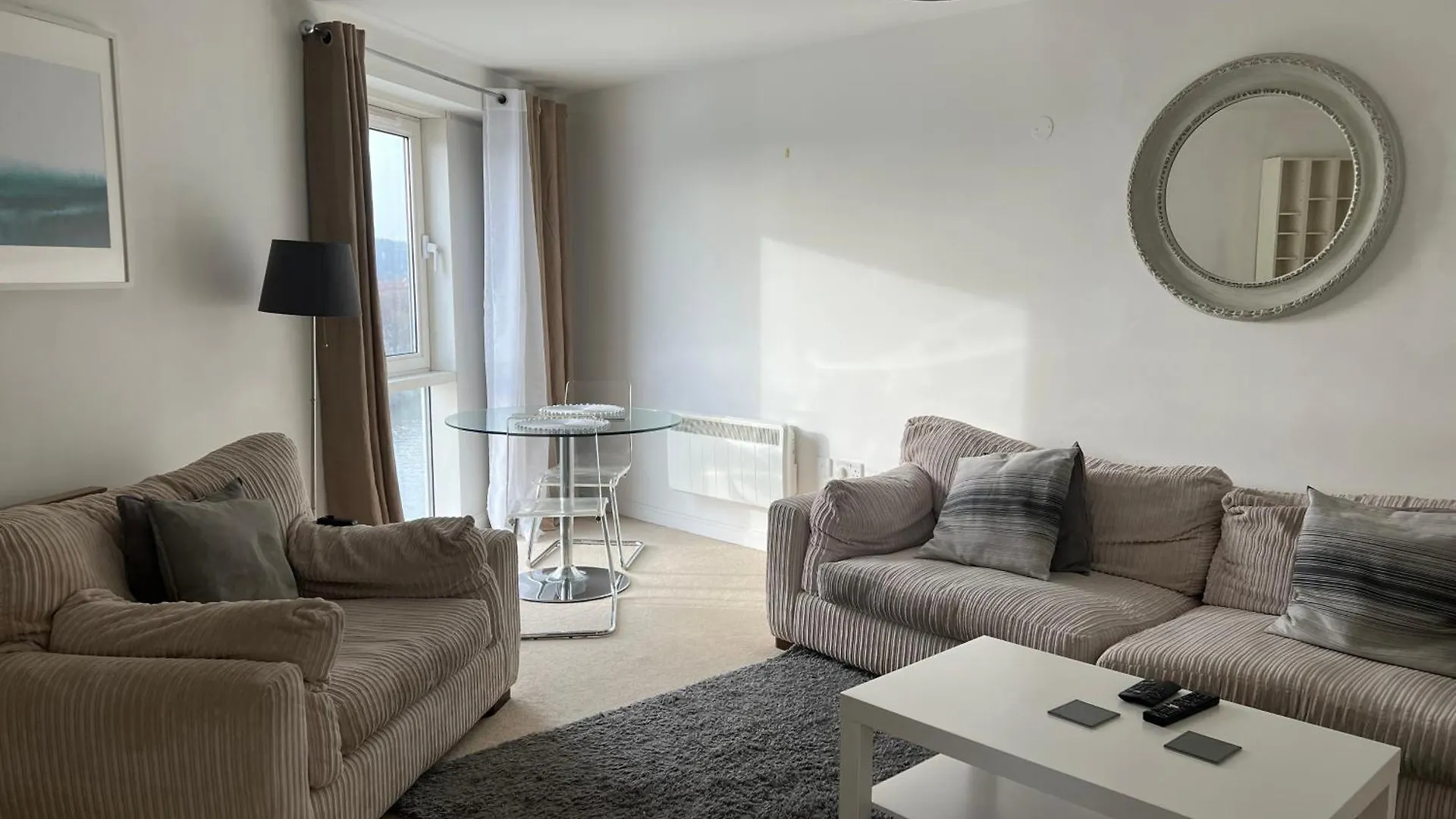 Cosy Apartment Cardiff Bay 5 Mins To Centre 0*,  United Kingdom