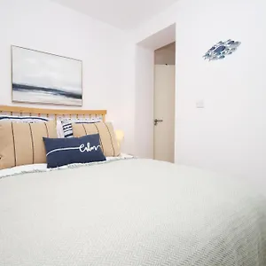 Coastal Penarth Dream! Close To Superb Location Near Bars And Restaurants! Dog Friendly And Welcome Breakfast Pack! Apartment